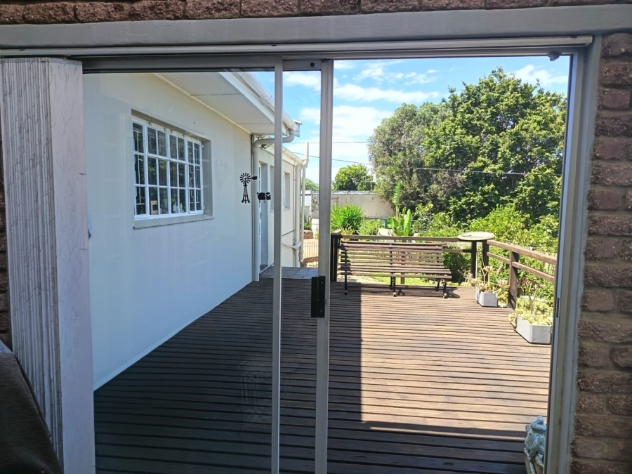 4 Bedroom Property for Sale in Vanes Estate Eastern Cape